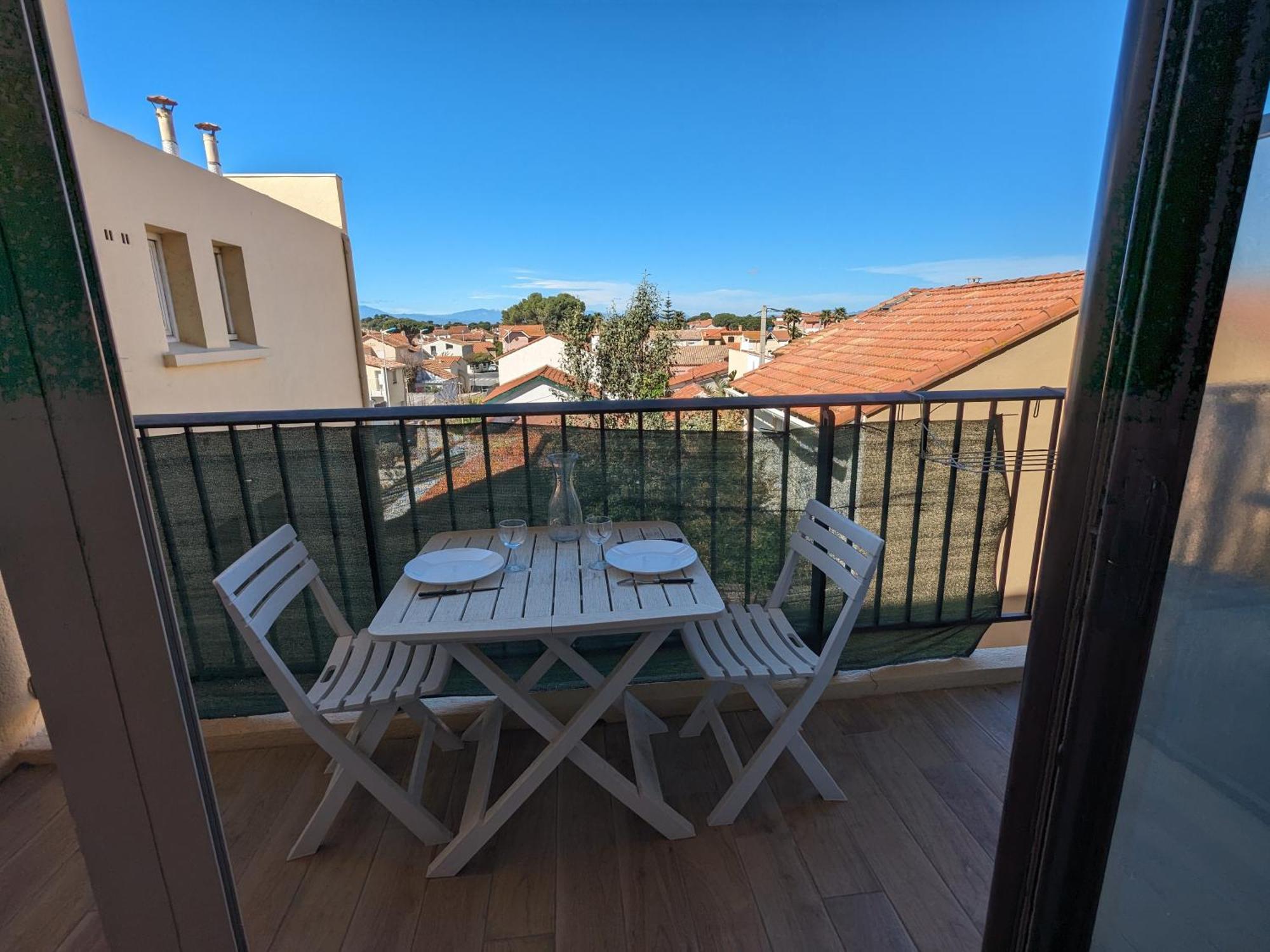 Apartment Climatise Avec Balcon - Vue Montagne - 50 M De La